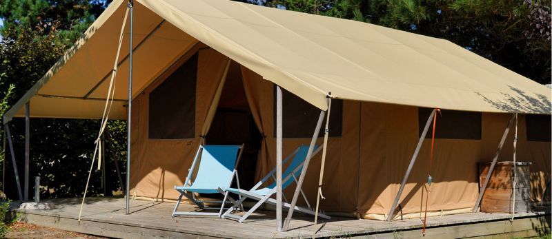 La tente équipée pour 4 à 5 personnes