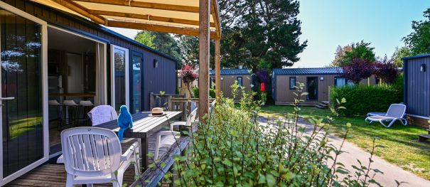 Pour 6 personnes, avec trois chambres et terrasse couverte