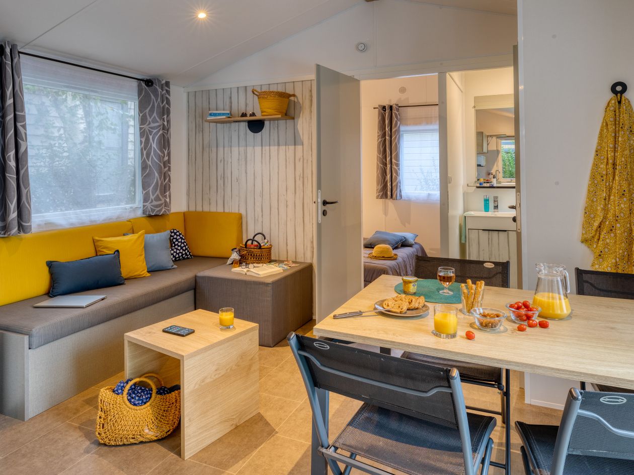 interieur mobil-home 3 soleils © David Glévarec – PLANETE360 Quimper interieur mobil-home 3 soleils © David Glévarec – PLANETE360 Quimper