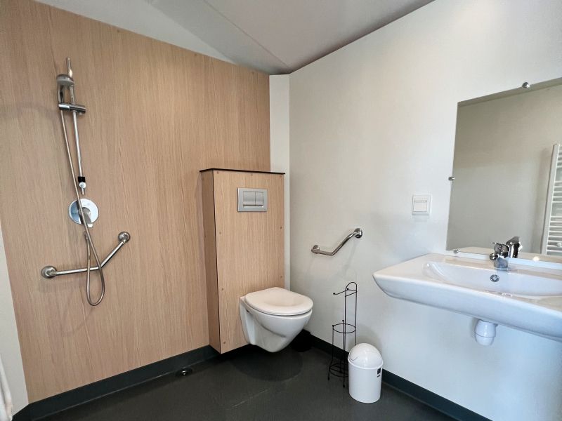 salle de bain mobil-home PMR salle de bain mobil-home PMR